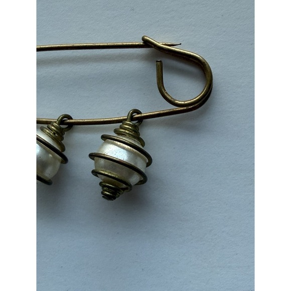 Antique Safety Pin Brooch Gold Tone With Faux Pearls - Picture 8 of 8